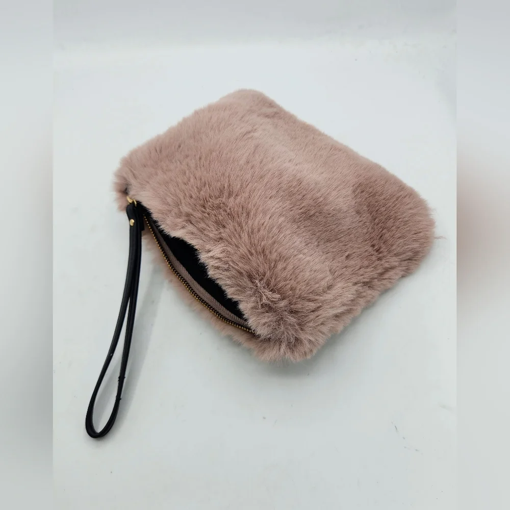 NWOT Expressions NYC Broome St Faux Fur Wristlet In Mauve Rose